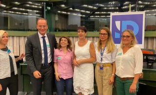 L'audition d'experts sur les "POST VAC Flight Risks" au Parlement européen le 5 juil.2022. Avec Christine Anderson, maîtres Diane Protat, Philippe Kruse, Laëtitia hôtesse de l'air et le commandant de bord Chantal. L'audition d'experts sur les "POST VAC Flight Risks" au Parlement européen le 5 juil.2022. Avec Christine Anderson, maîtres Diane Protat, Philippe Kruse, Laëtitia hôtesse de l'air et le commandant de bord Chantal.